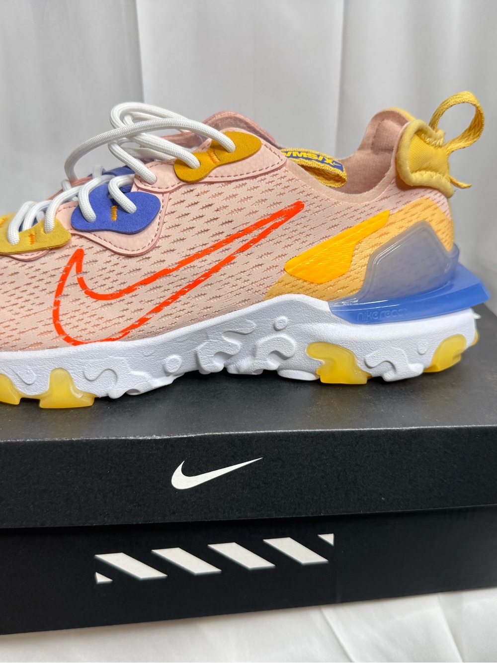 Nike Womens React Vision CI7523-600 Orange Running Shoes Sneakers Size 9.5 - Picture 2 of 7